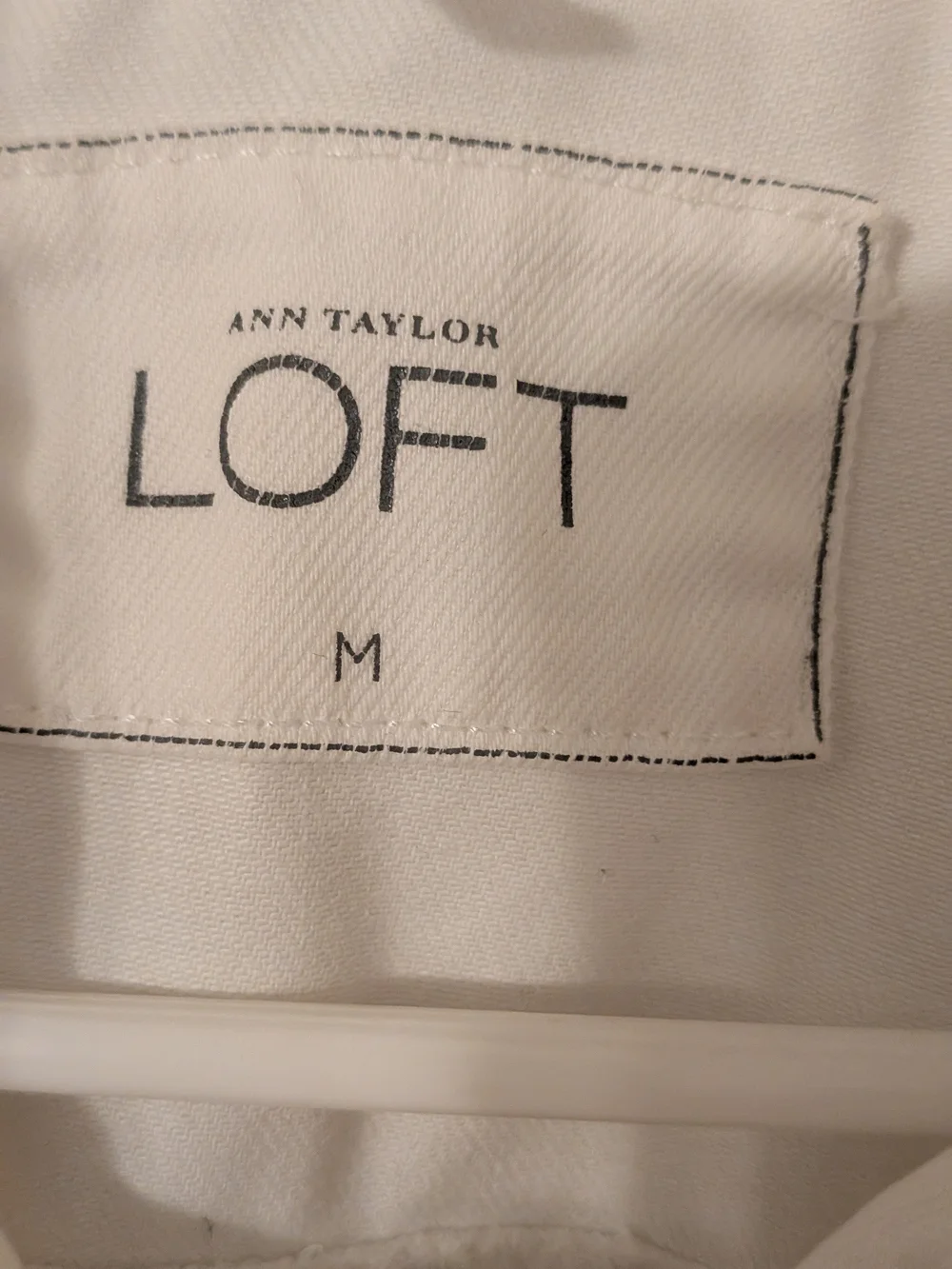 Ann Taylor LOFT White Women’s Trucker Denim Jacket with Button Front Size M